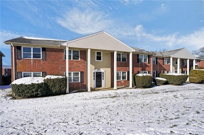 Building Photo - 70 Carroll Ave