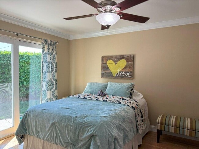 Building Photo - Stunning 3-Bedroom Home with Pool in South...