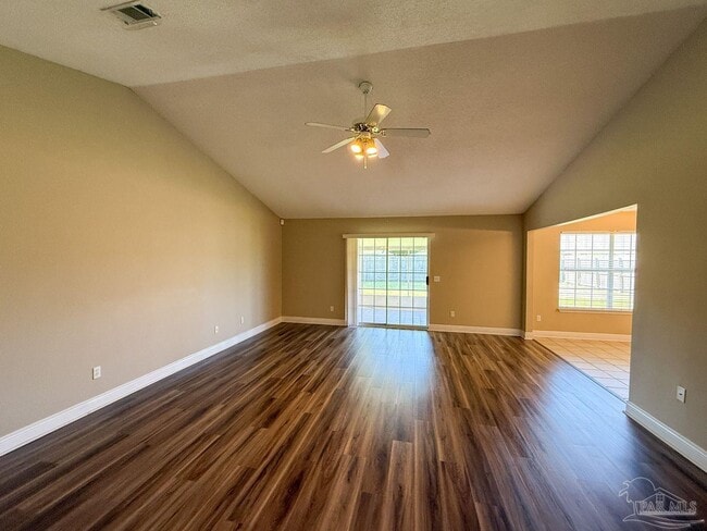 Building Photo - 1519 Sandcliff Dr
