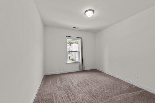 Building Photo - 824 Summit Crest Ct