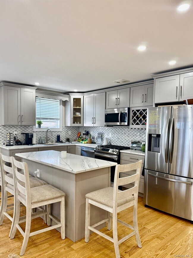 Building Photo - 249-10 139th Ave