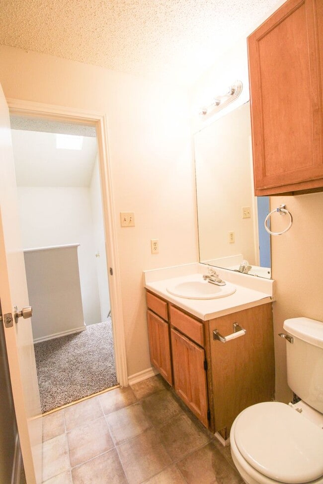 Building Photo - 949 Schertz Pkwy