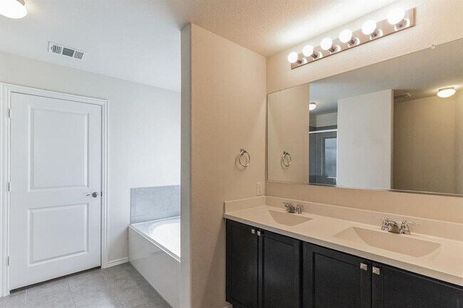 Building Photo - 3900 Alpine Autumn Dr