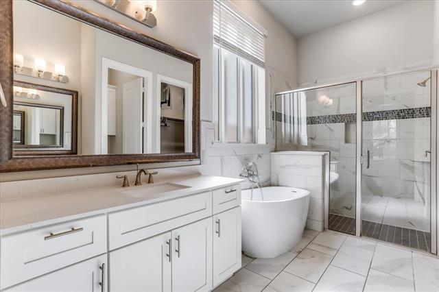 Building Photo - 17553 Sequoia Dr