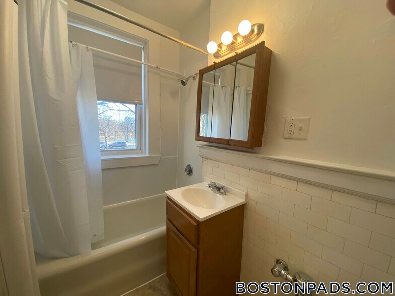 Building Photo - 1163 Boylston St