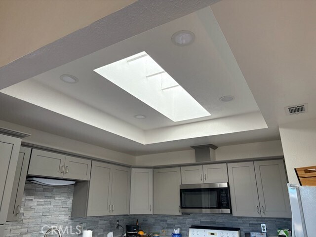 Building Photo - 28375 Paseo Grande Dr