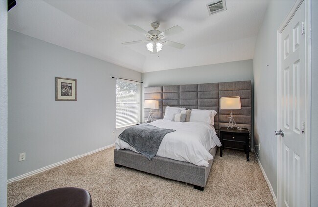 Building Photo - 4907 Mountain Fork