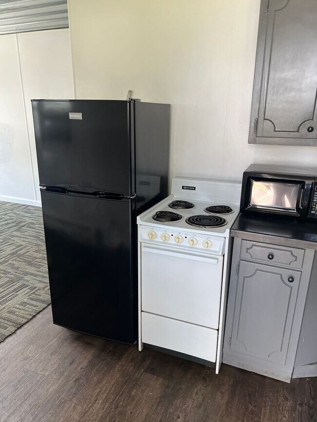 Building Photo - 311 1/2 South 10th Street