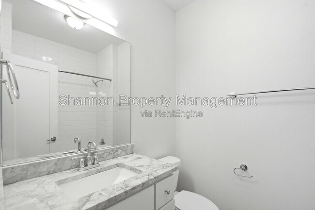 Building Photo - 849 Fisher St