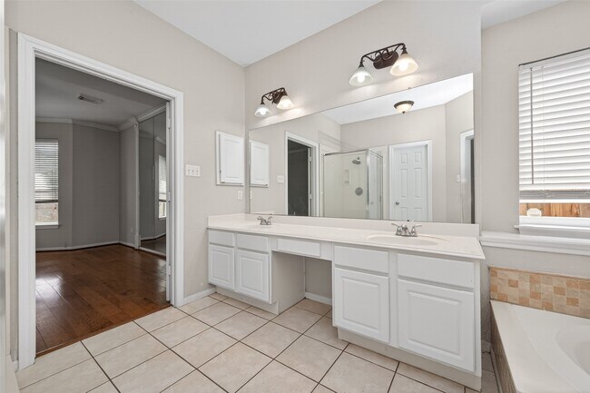 Building Photo - 20906 Greenfield Trail