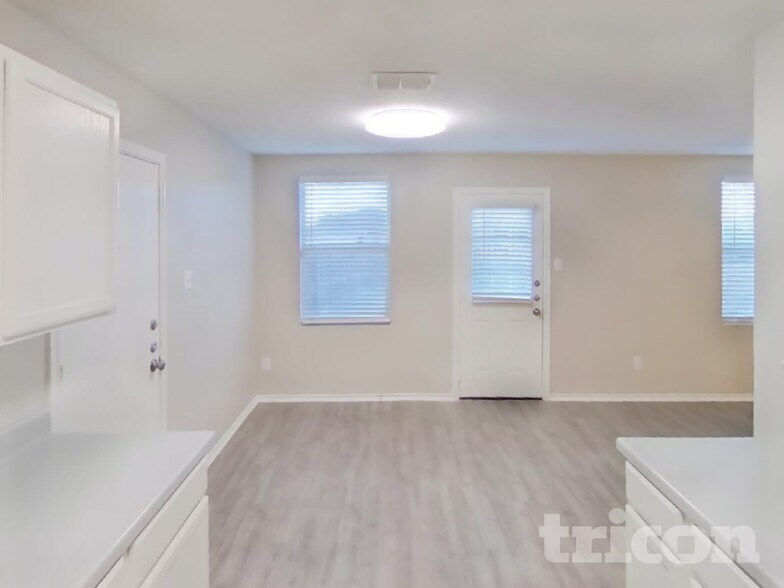 Building Photo - 1428 Junction Run