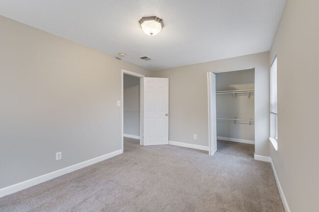 Building Photo - 3520 E Fall Creek Pkwy N Dr