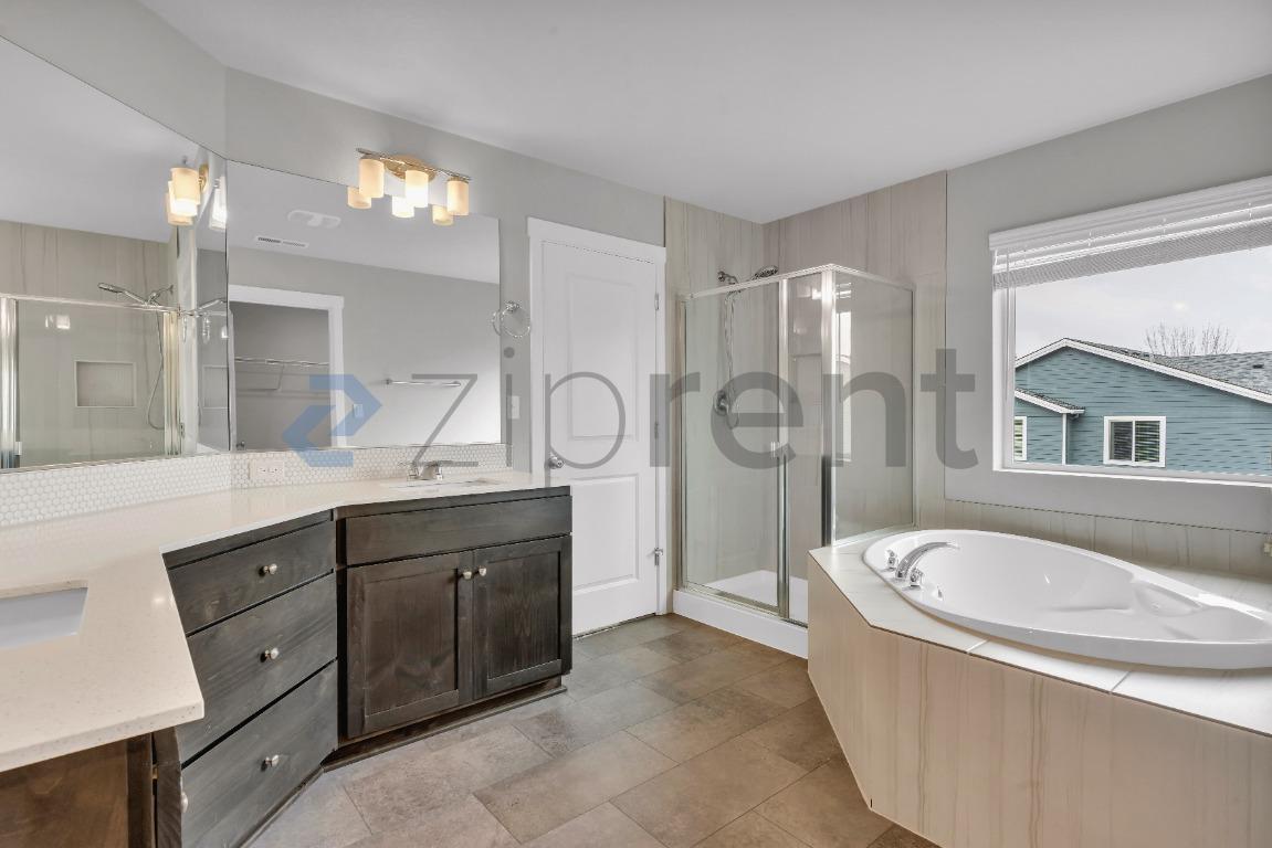 Building Photo - 15723 SW Thrush Ln