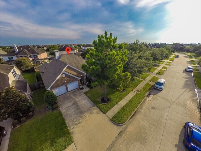 Building Photo - 8847 Distant Woods Dr