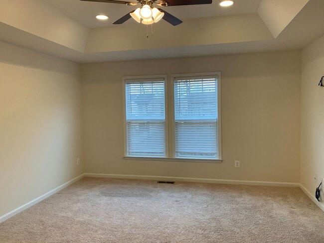 Building Photo - 116 Sequoia Dr