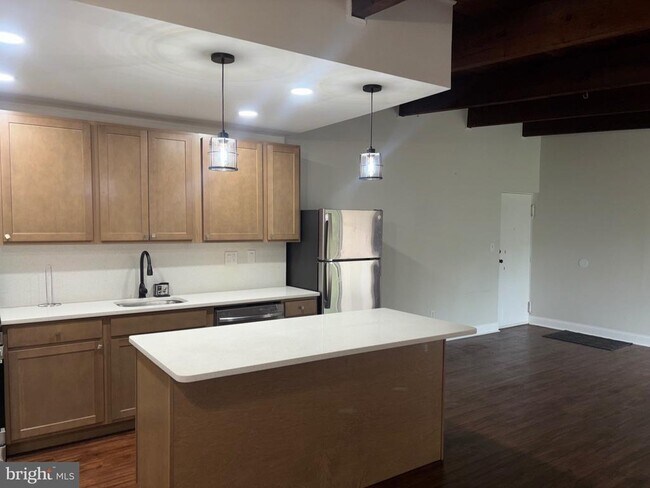 Building Photo - 5505 Karen Elaine Dr