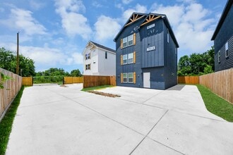 Building Photo - 8021 Birmingham St