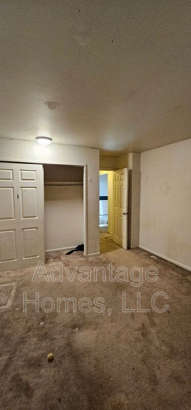 Building Photo - 805 N 70th St