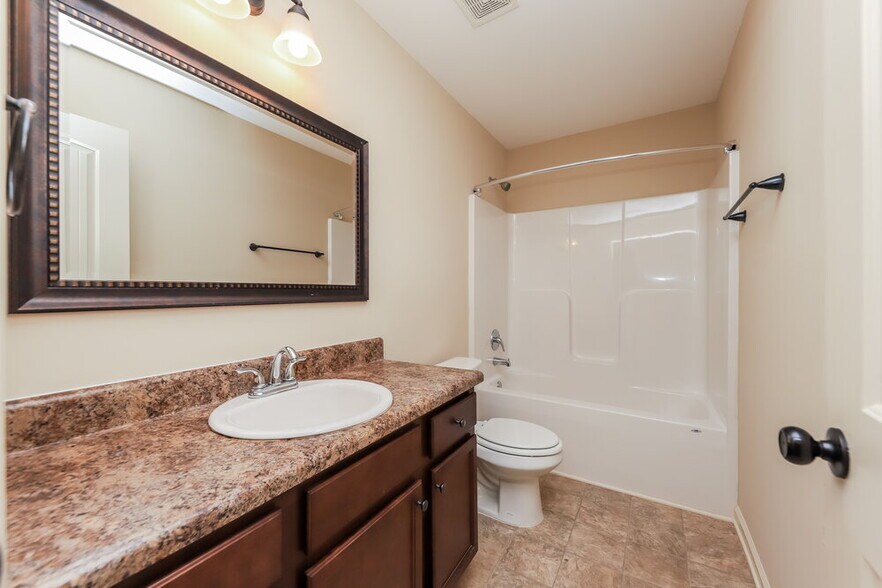Building Photo - 104 Skylar Ct