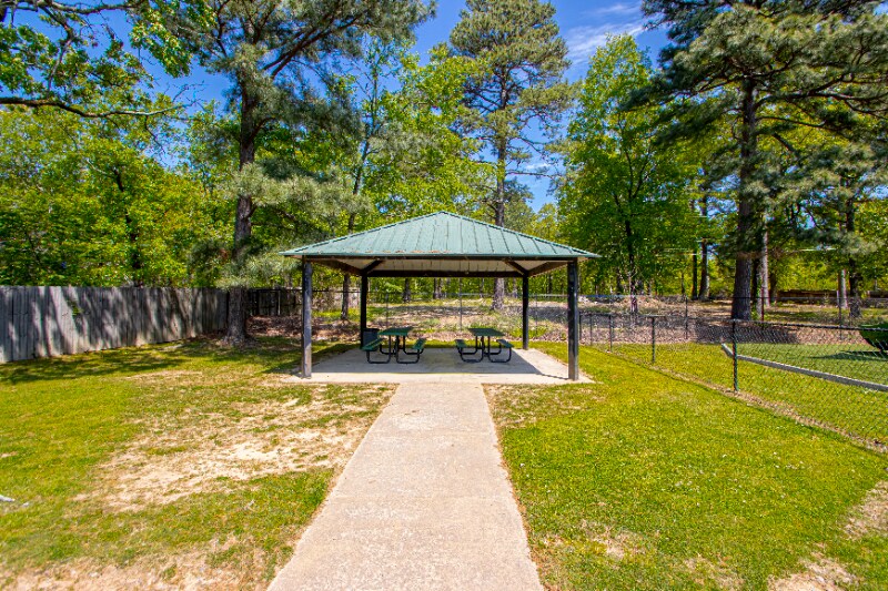 Building Photo - 3320 Henson Pl