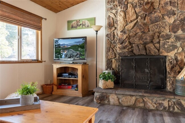 Building Photo - 448 Quail Dr