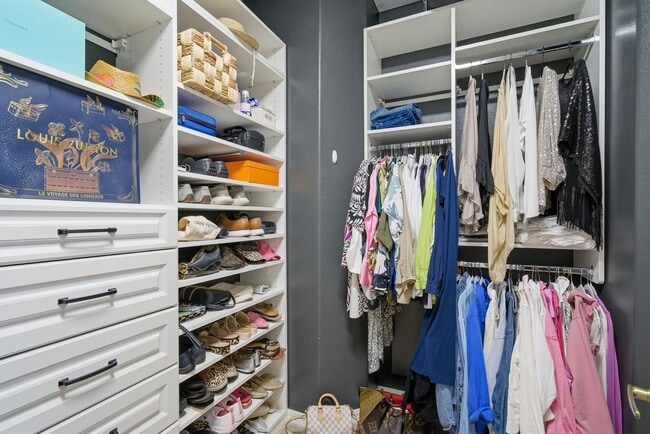 Building Photo - 1020 W Rollingwood Ct