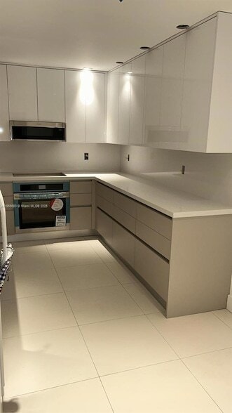 Building Photo - 251 Crandon Blvd