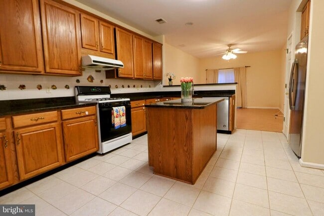 Building Photo - 34 Windsor Pond Rd