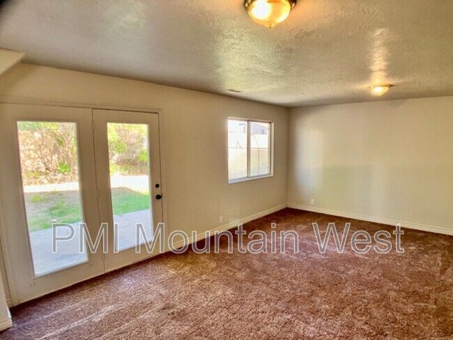 Building Photo - 130 W 1225 N