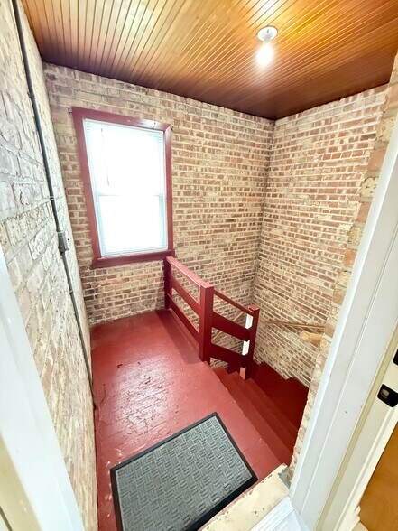 Building Photo - 3313 Jackson St