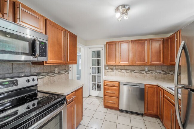 Building Photo - Beautiful One Level Home in Bon Air for rent!!