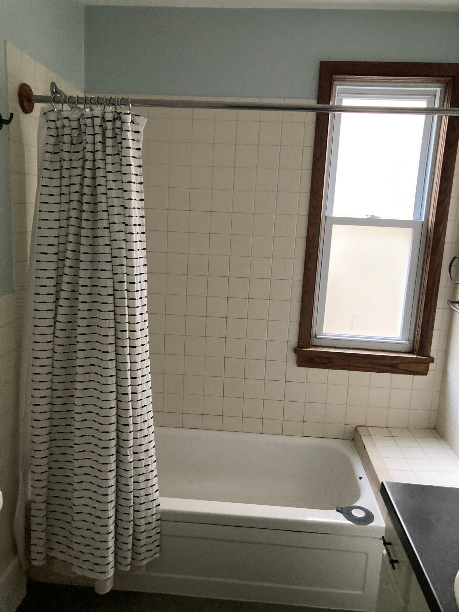 Building Photo - 712 6th St NE