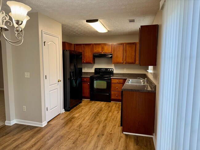 Building Photo - 752 Georgetown Ct