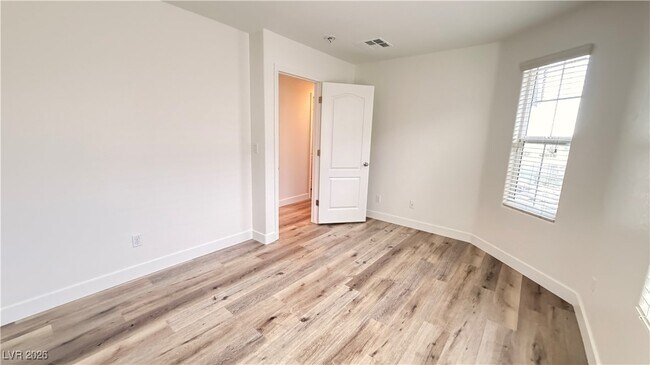 Building Photo - 7375 Benlomond Ave