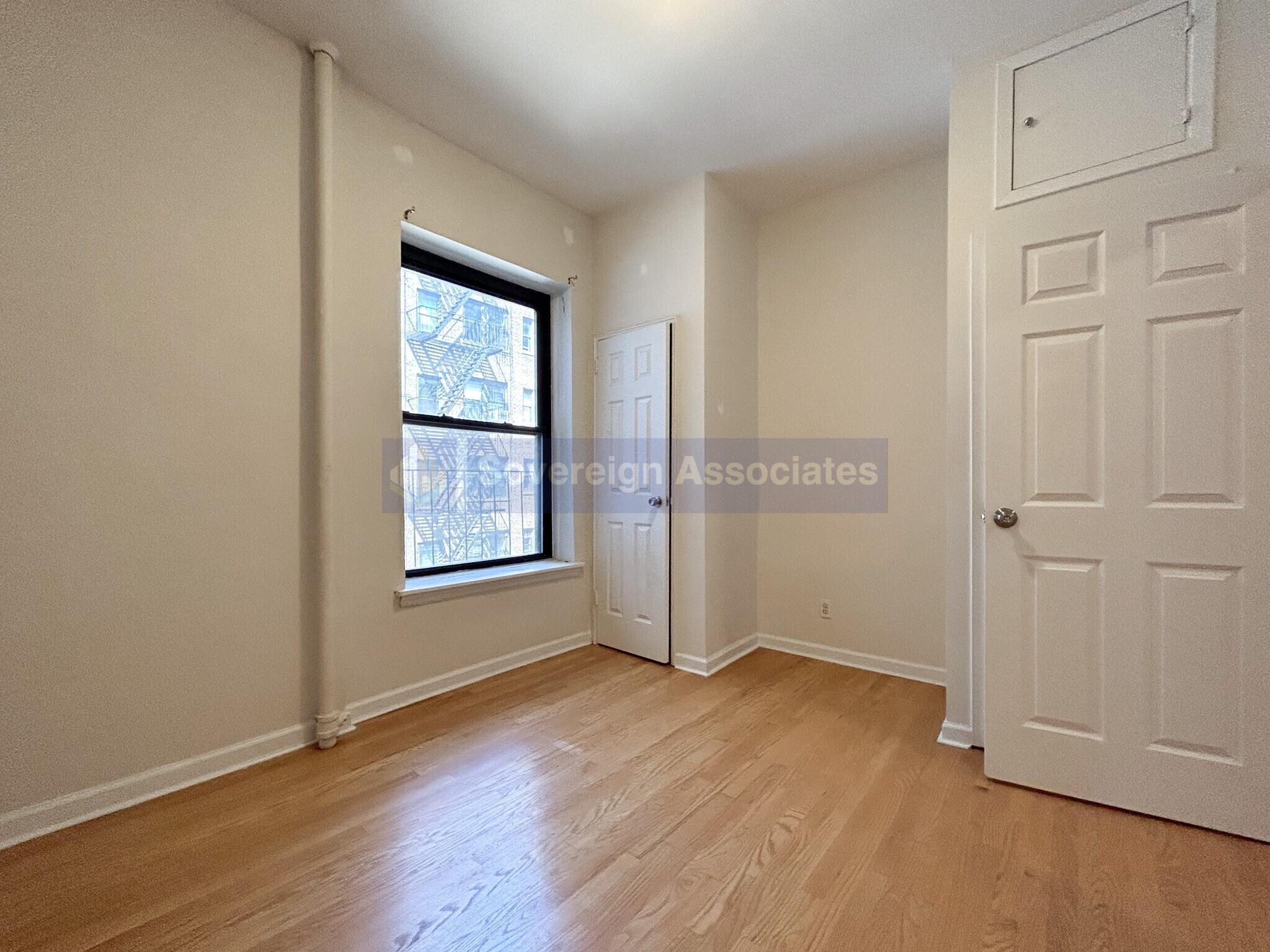 Building Photo - 209 W 102nd St
