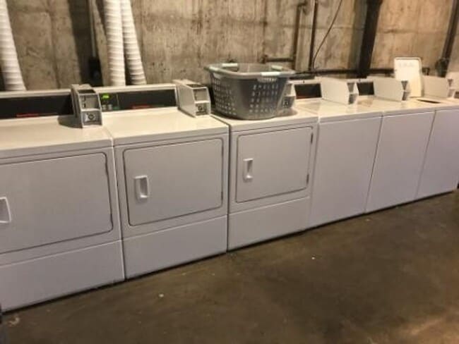 Building Photo - 2BR/1BA Apartment - Near Campus - Swift access to Class! WATER INCLUDED! $1,000/MO