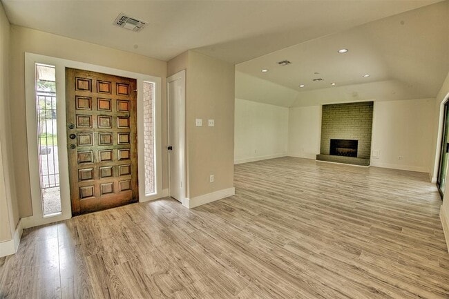 Building Photo - 15626 Whitewater Ln