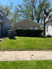 Building Photo - Nicholas538