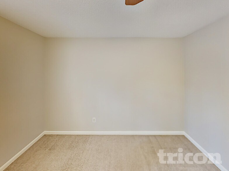 Building Photo - 199 Spring Dr