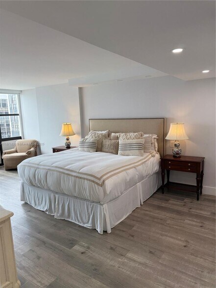 Building Photo - 1865 Brickell Ave