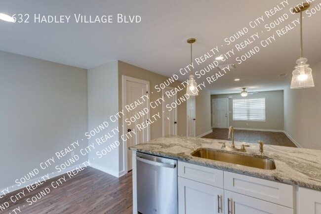 Building Photo - 632 Hadley Vlg Blvd
