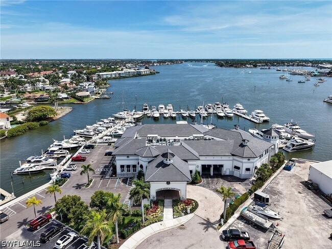Building Photo - 801 River Point Dr