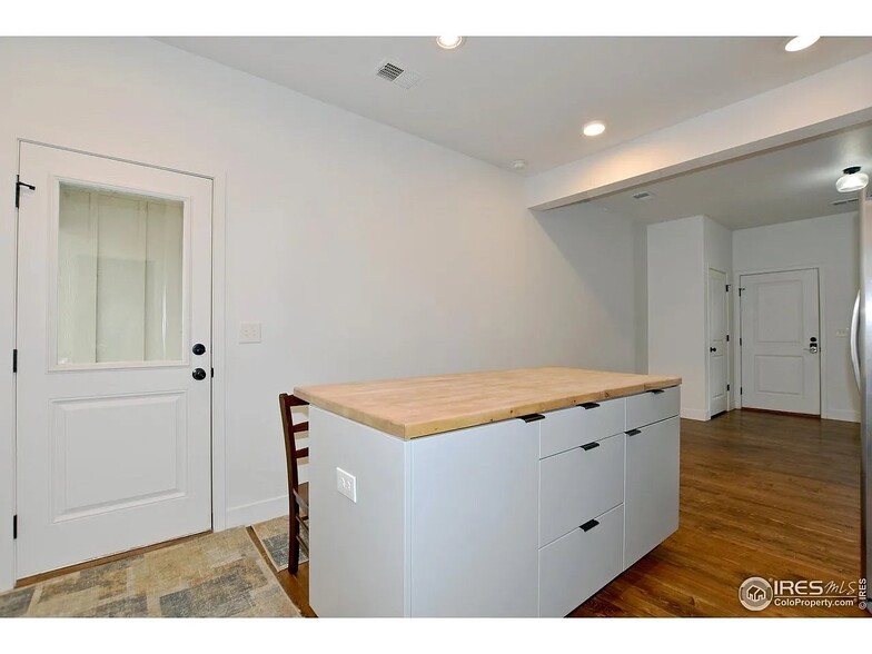 Building Photo - 7869 5th St