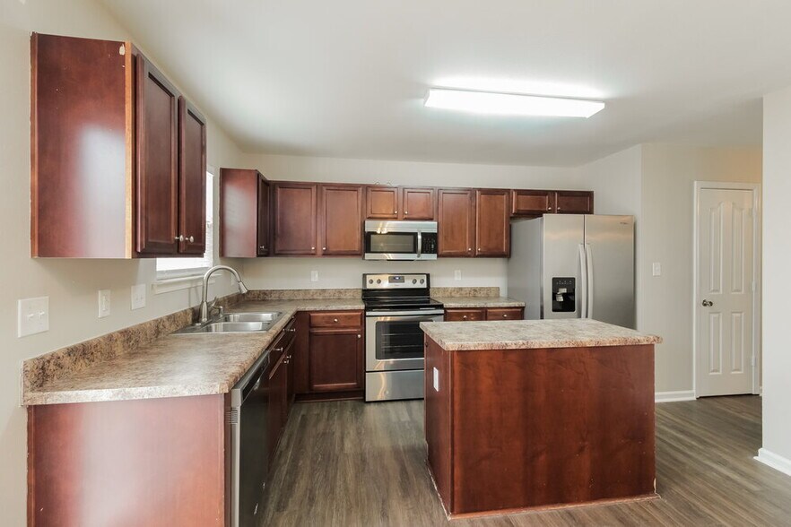 Building Photo - 2836 Westbury Ct