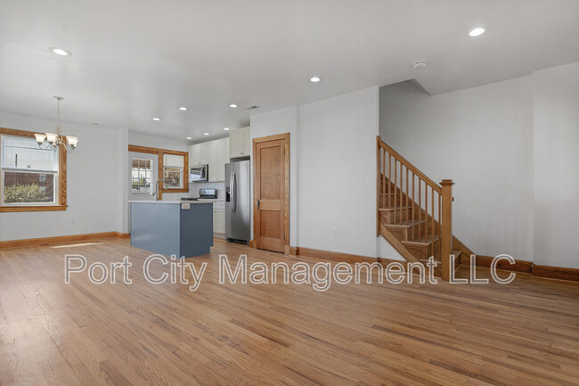 Building Photo - 730 Rappolla St