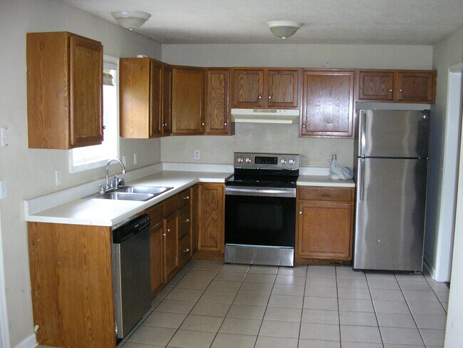 Building Photo - 502 Clark St