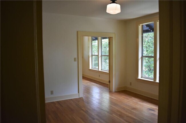 Building Photo - 503 Texas Ave