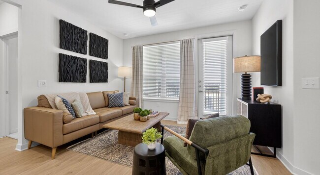 Building Photo - 3251 Lake Sharon Dr