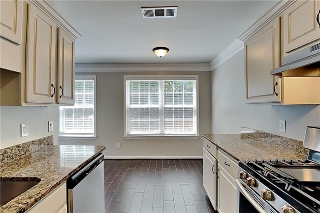 Building Photo - 158 Oak Grove Pl