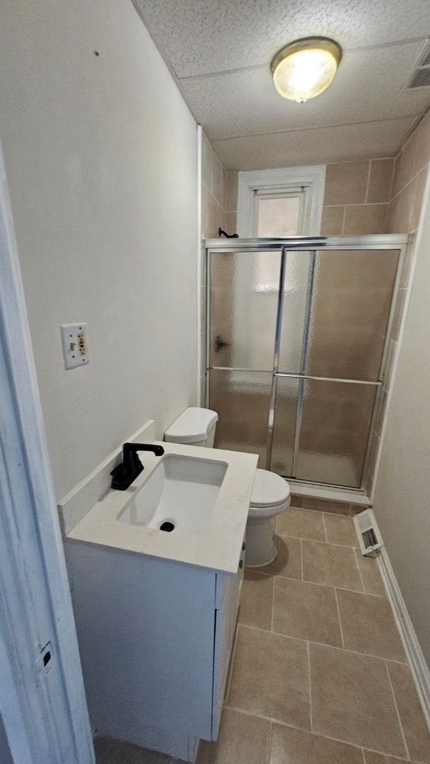 Building Photo - JUST REDUCED!  3 Bedroom Duplex